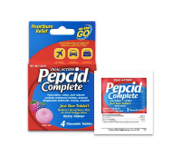 Box and single packet of Pepcid Complete® On-The-Go chewable tablets for heartburn relief.